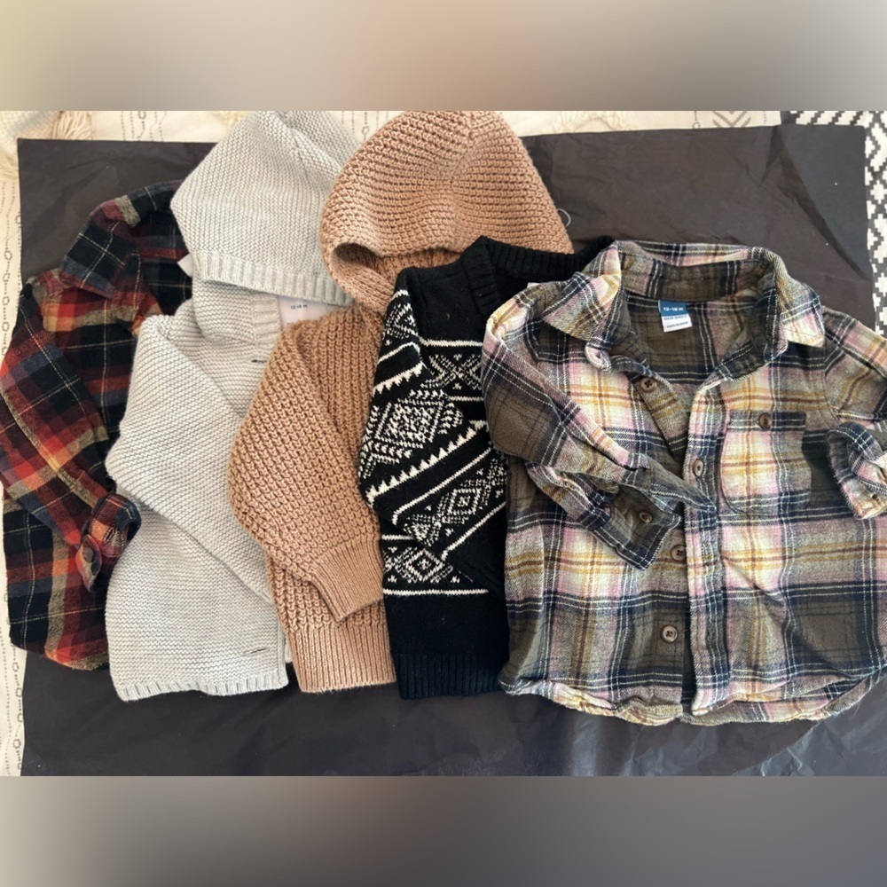BUNDLE Old Navy sweaters and flannels